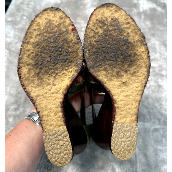 Report Olive Green Leather Huarache Style Wedge Heels Womens Size 7.5 Y2K - Picture 5 of 9